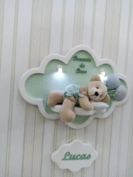 Enfeite de Porta Maternidade Nuvem com Leds