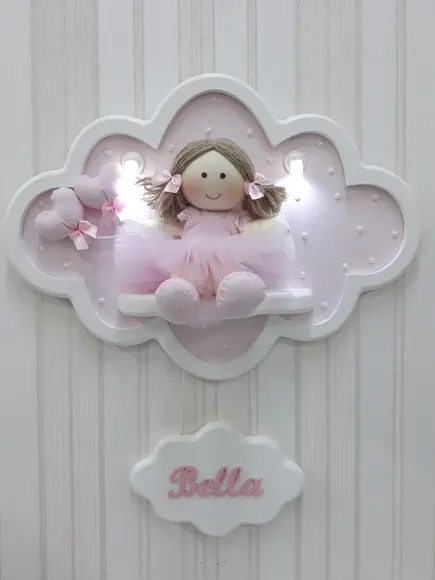 Enfeite de Porta Maternidade Nuvem com Leds