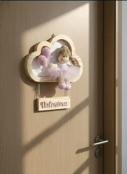 Enfeite de Porta Maternidade Nuvem de Pinus