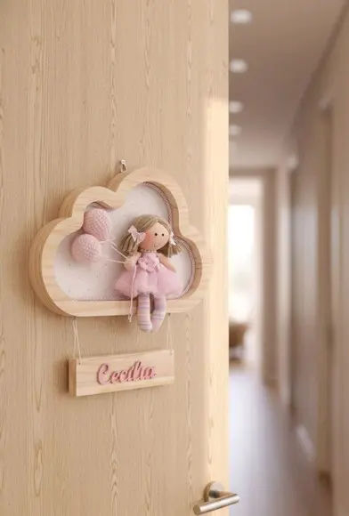 Enfeite de Porta Maternidade Nuvem Madeira