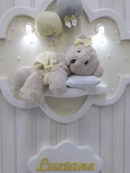 Enfeite de Porta Maternidade Urso na Nuvem com Leds