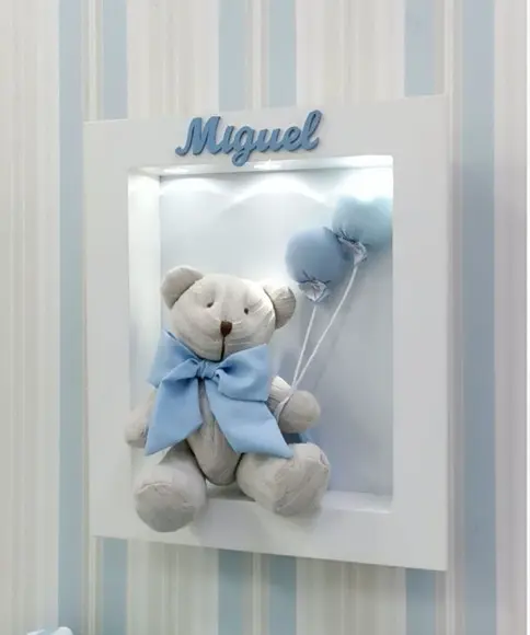 Enfeite de Porta Maternidade Urso de Tricô com Leds
