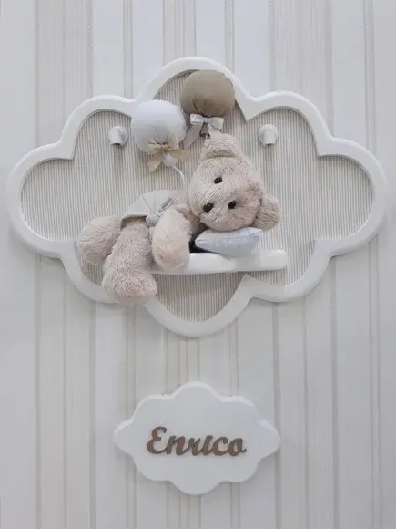 Enfeite de Porta Maternidade Urso na Nuvem com Leds