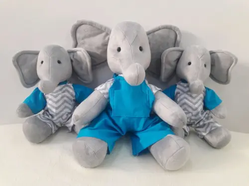 Trio de Elefantes de Pelúcia