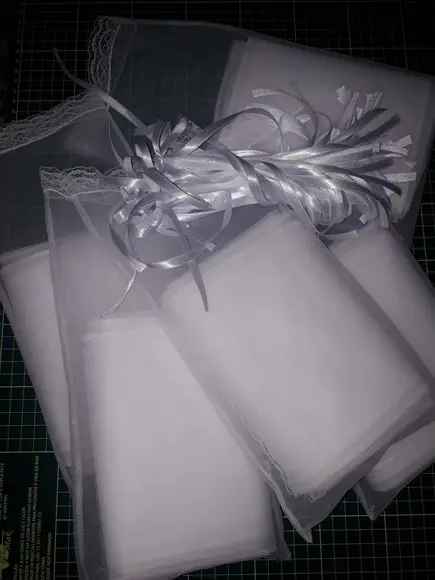 Saquinho 20x30 cm com Renda de Organza Tunil e Fita Solta