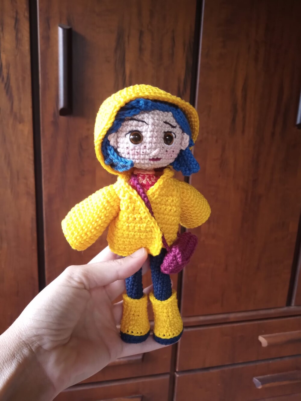 Coraline amigurumi crochê