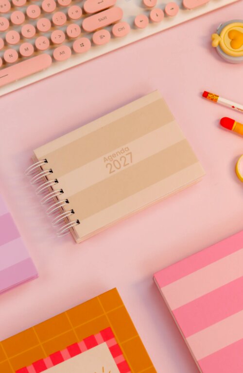 AGENDA 2027 CANDY COLOR (TAMANHO A6), Modelo 2 dias por página miolo horizontal ou vertical
