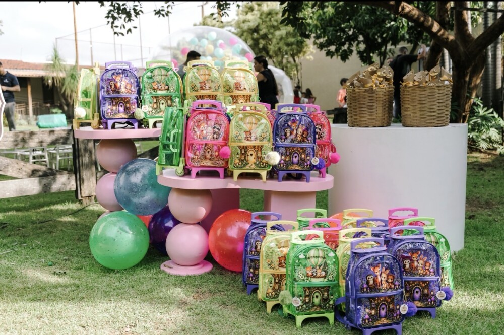Mochila premium com Rodinhas - Lembrancinha de Luxo Infantil