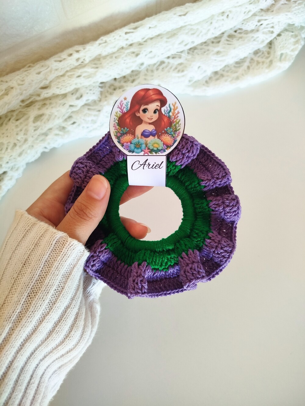 Scrunchie de Crochê Princesas Xuxinha Artesanal para Cabelo