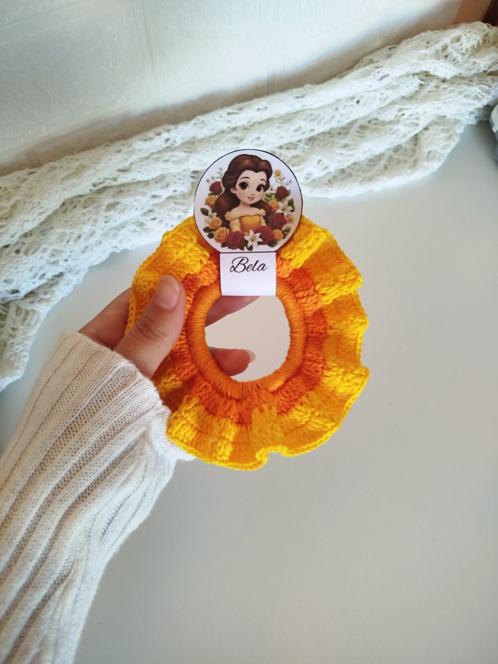 Scrunchie de Crochê Princesas Xuxinha Artesanal para Cabelo
