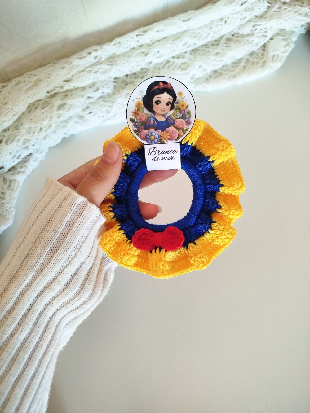 Scrunchie de Crochê Princesas Xuxinha Artesanal para Cabelo