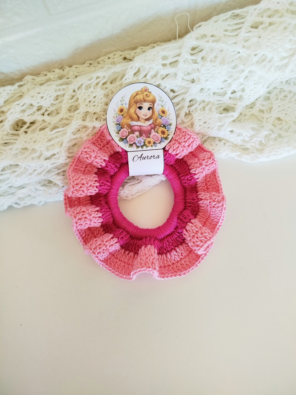 Scrunchie de Crochê Princesas Xuxinha Artesanal para Cabelo