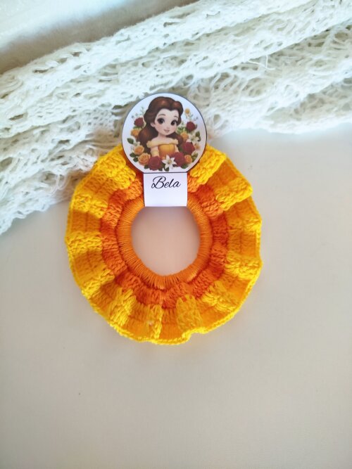 Scrunchie de Crochê Princesas Xuxinha Artesanal para Cabelo