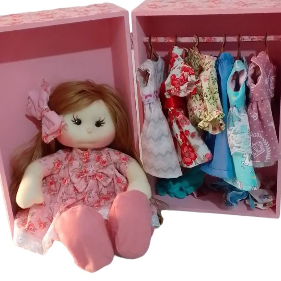 Kit boneca de pano + roupas e acessórios