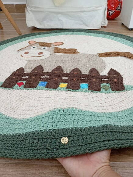 Tapete Infantil Cavalo Fazendinha Crochê Algodão 1m Verde