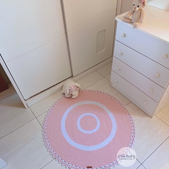 Tapete de Crochê Redondo Rosa e Branco Quarto de Bebê e Infa