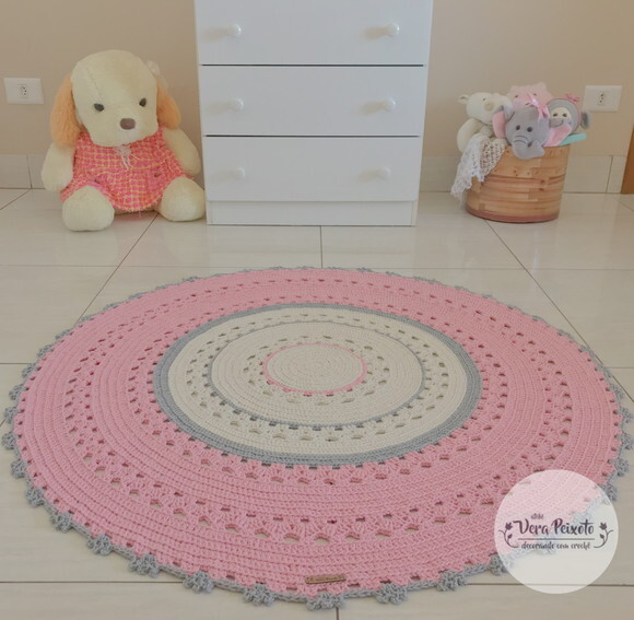 Tapete Infantil De Crochê redondo menina off white e rosa 1 metr