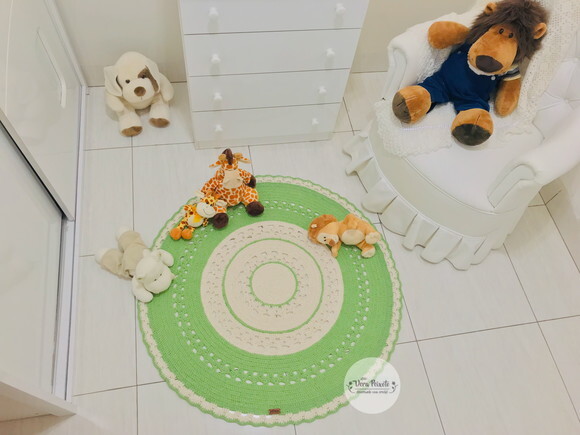 Tapete Infantil de Crochê Verde Claro e Off 1 Metro de Diâme