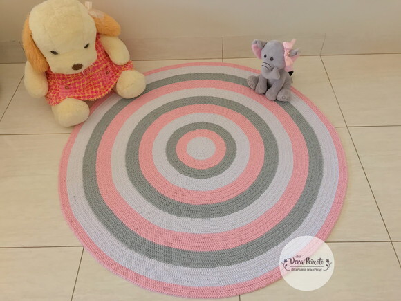 Tapete Infantil de crochê redondo Menina branco cinza e rosa