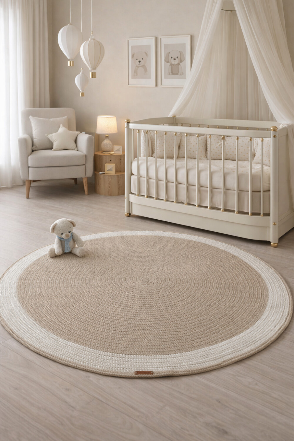 Tapete quarto de bebê bege e off white