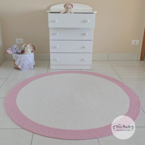 Tapete quarto de bebê eInfantil menina off white e rosa em croch