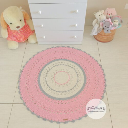 Tapete Infantil De Crochê redondo menina off white e rosa 1 metr
