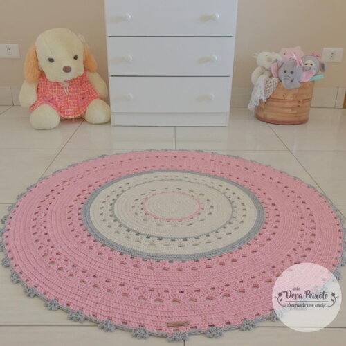 Tapete Infantil De Crochê redondo menina off white e rosa 1 metr