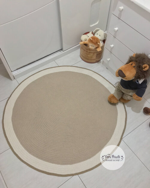 Tapete quarto de bebê bege e off white
