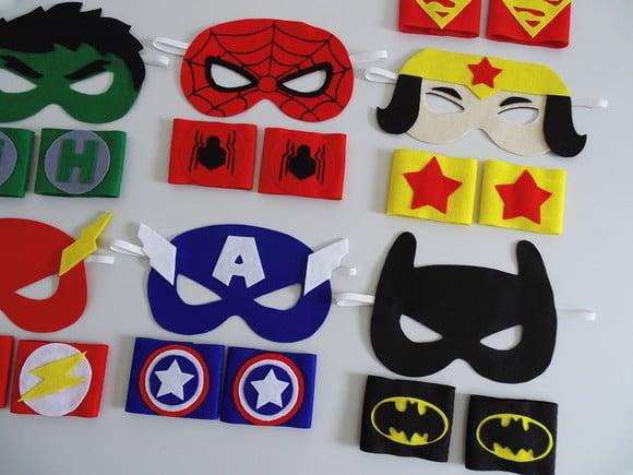 Kit Fantasia Super Heróis Máscara e Bracelete Lembrancinha