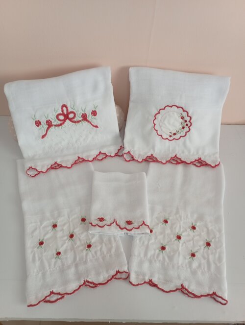 Fraldas bordadas kit floral