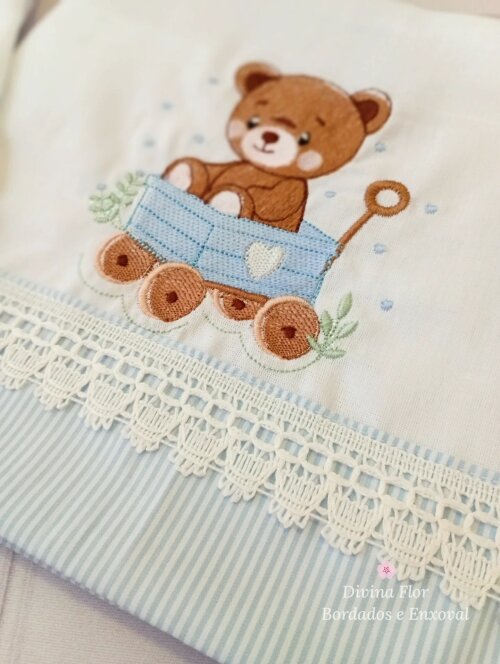 Fraldas bordadas kit urso Aviador