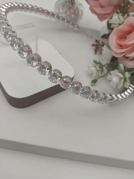 Tiara ou Porta Coque para Noivas Feita em Zirconia Ponto Luz