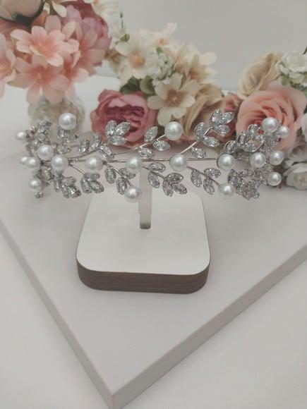 Tiara ou Porta Coque para Noivas Feita em Zirconias
