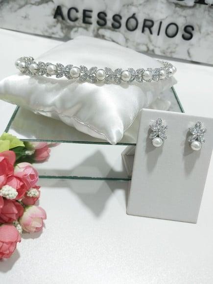 Tiara ou Porta Coque para Noivas Feita em Zirconias