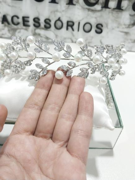 Tiara ou Porta Coque para Noivas Feita em Zirconias