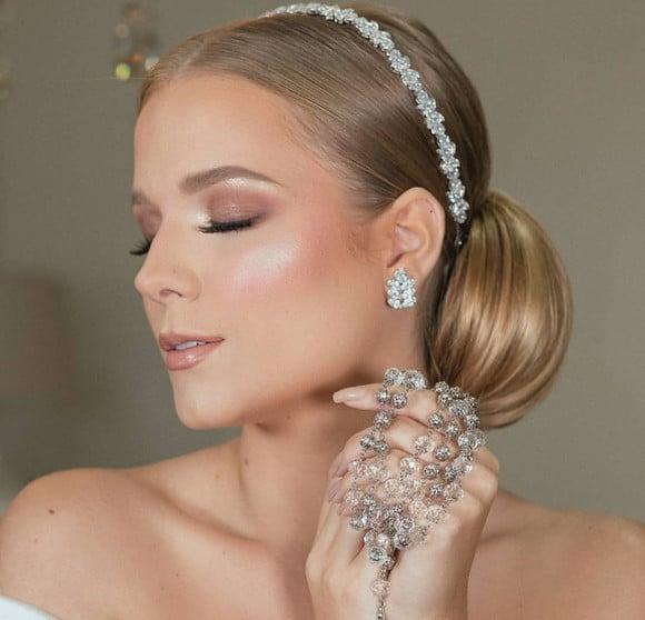 Tiara ou Porta Coque para Noivas Feita em Zirconias