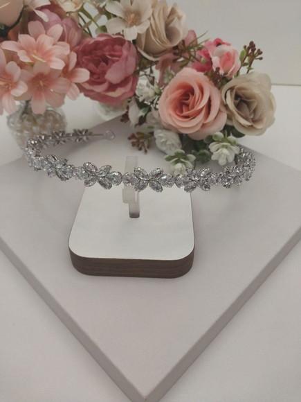 Tiara ou Porta Coque para Noivas Feita em Zirconias
