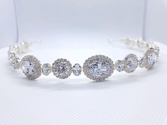 Tiara ou Porta Coque para Noivas Feita em Zirconias