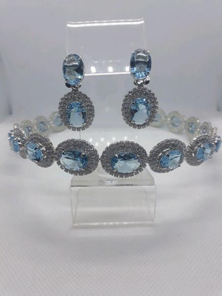 Tiara ou Porta Coque para Noivas Feita em Zirconias