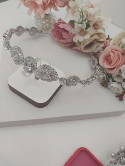 Tiara ou Porta Coque para Noivas Feita em Zirconias