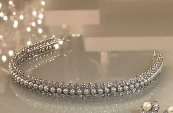 Tiara ou Porta Coque para Noivas Feita em Zirconias