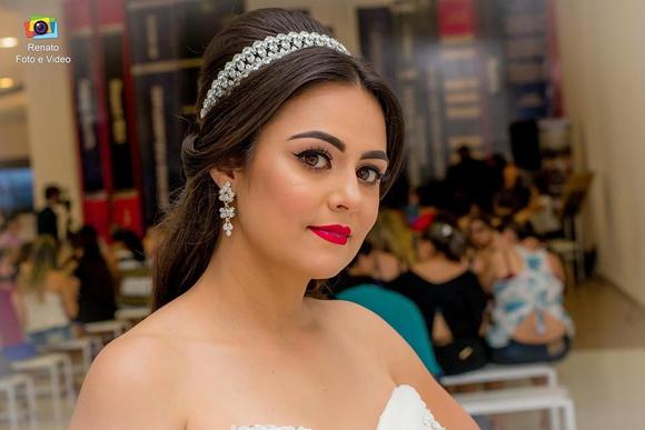 Tiara ou Porta Coque para Noivas Feita em Zirconias