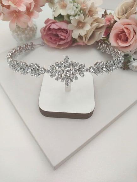 Tiara ou Porta Coque para Noivas Feita em Zirconias