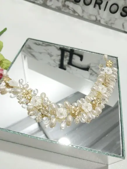 Arranjo Cabelo Noiva Floral Perola Dourado