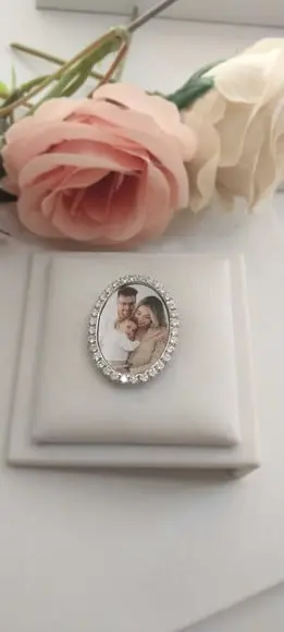 Broche Relicário com Foto para Lapela do Noivo