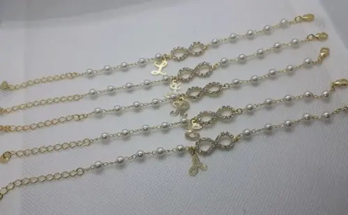 Pulseira para Madrinhas de Pérolas Infinito com Letra