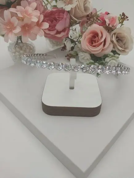 Tiara ou Porta Coque para Noivas Feita em Zirconia Ponto Luz