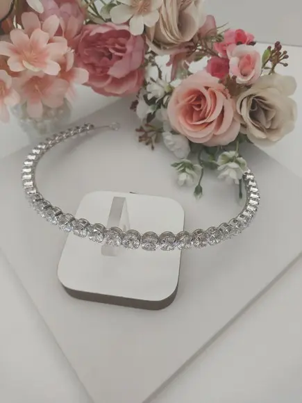 Tiara ou Porta Coque para Noivas Feita em Zirconia Ponto Luz