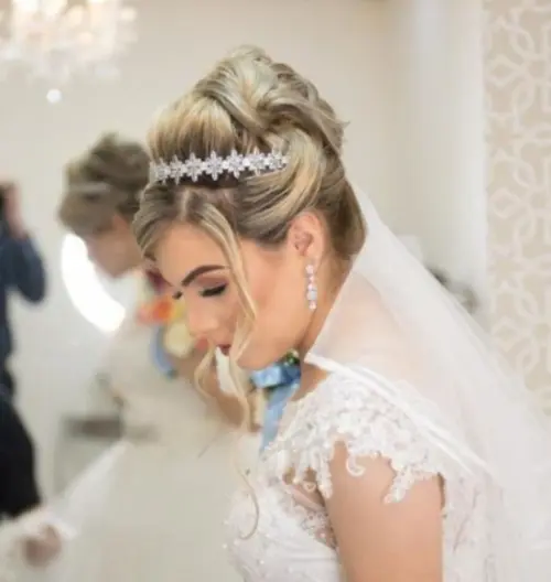Tiara ou Porta Coque para Noivas Feita em Zirconias