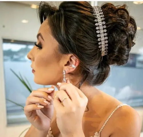 Tiara ou Porta Coque para Noivas Feita em Zirconias